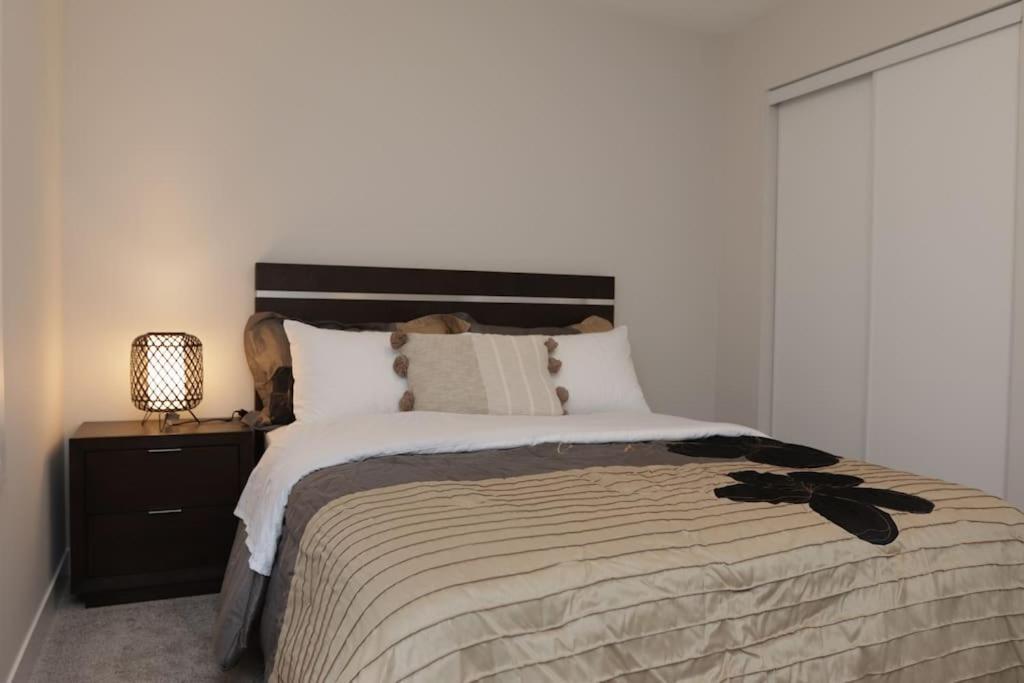 The Pizzicato Comfort And Convenience Close To Downtown Villa Ottawa Luaran gambar