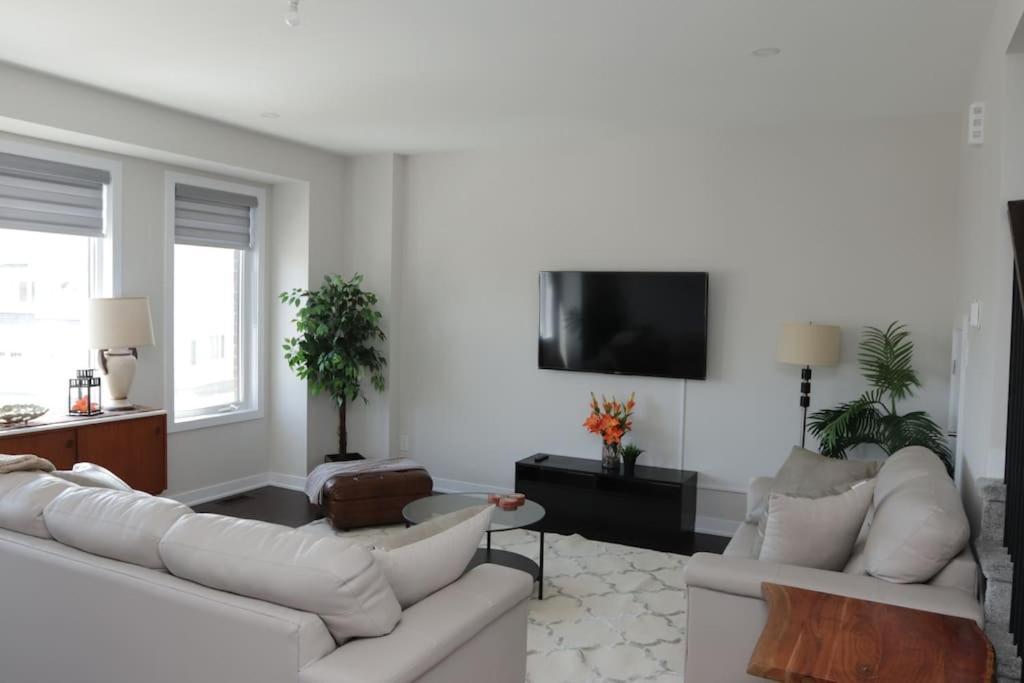 The Pizzicato Comfort And Convenience Close To Downtown Villa Ottawa Luaran gambar